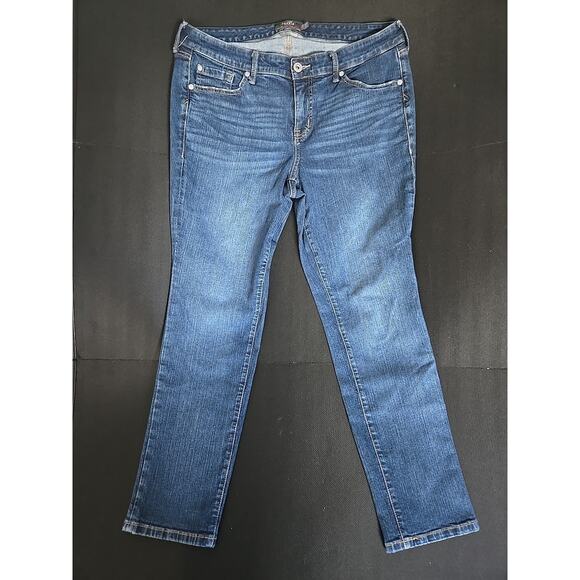 Torrid Women's Boyfriend Straight Jeans Blue 12R Whiskers, Vintage Stretch - Picture 1 of 10